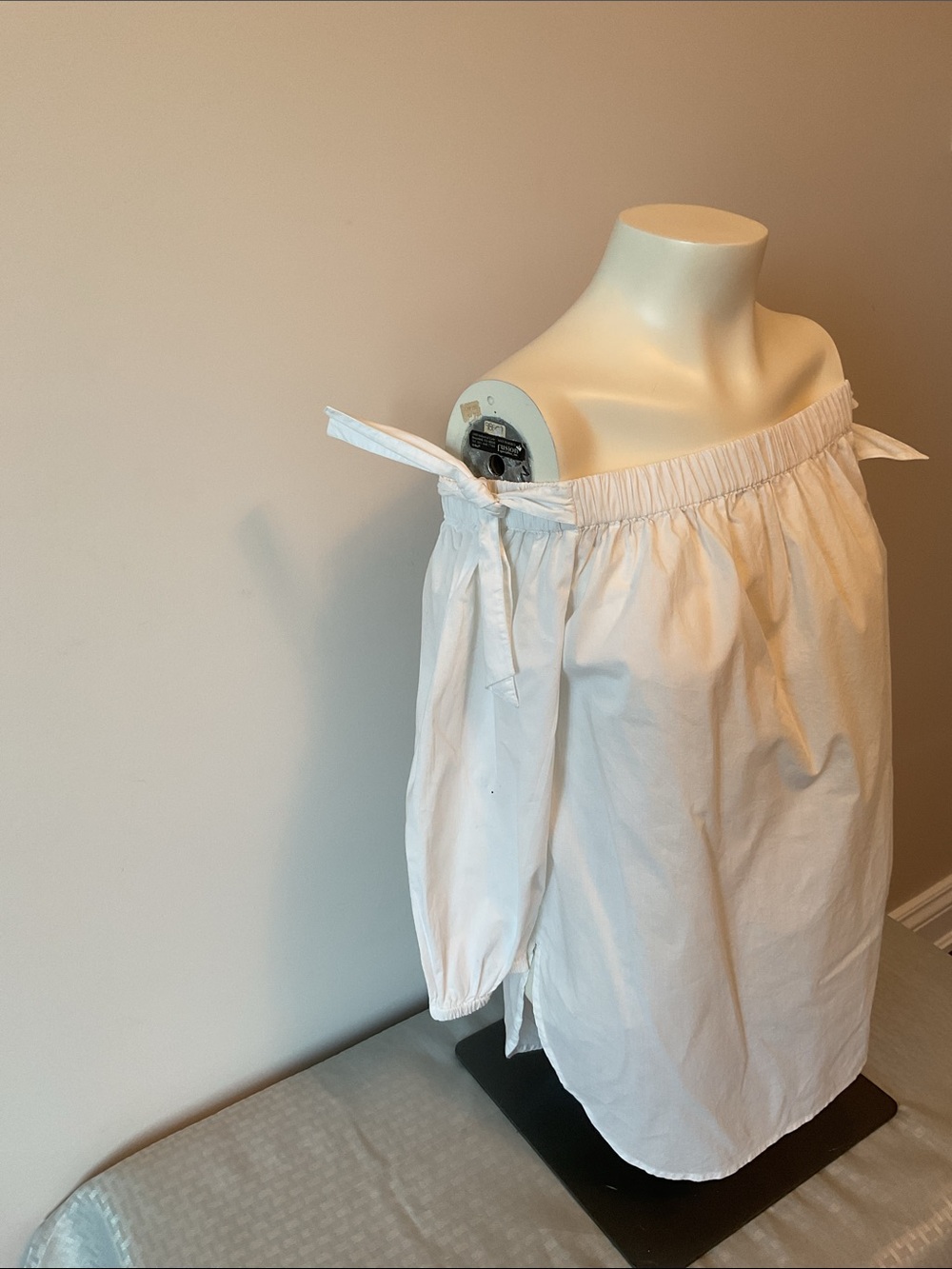 GAP Off-Shoulder Blouse - Picture 2 of 8